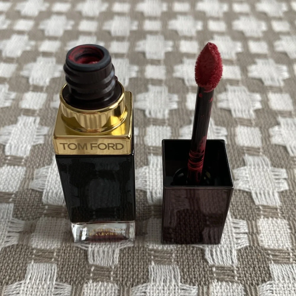 Tom Ford Lip Lacquer Luxe, 69 Night Mauve, EUC, Tried on once - Picture 5 of 5
